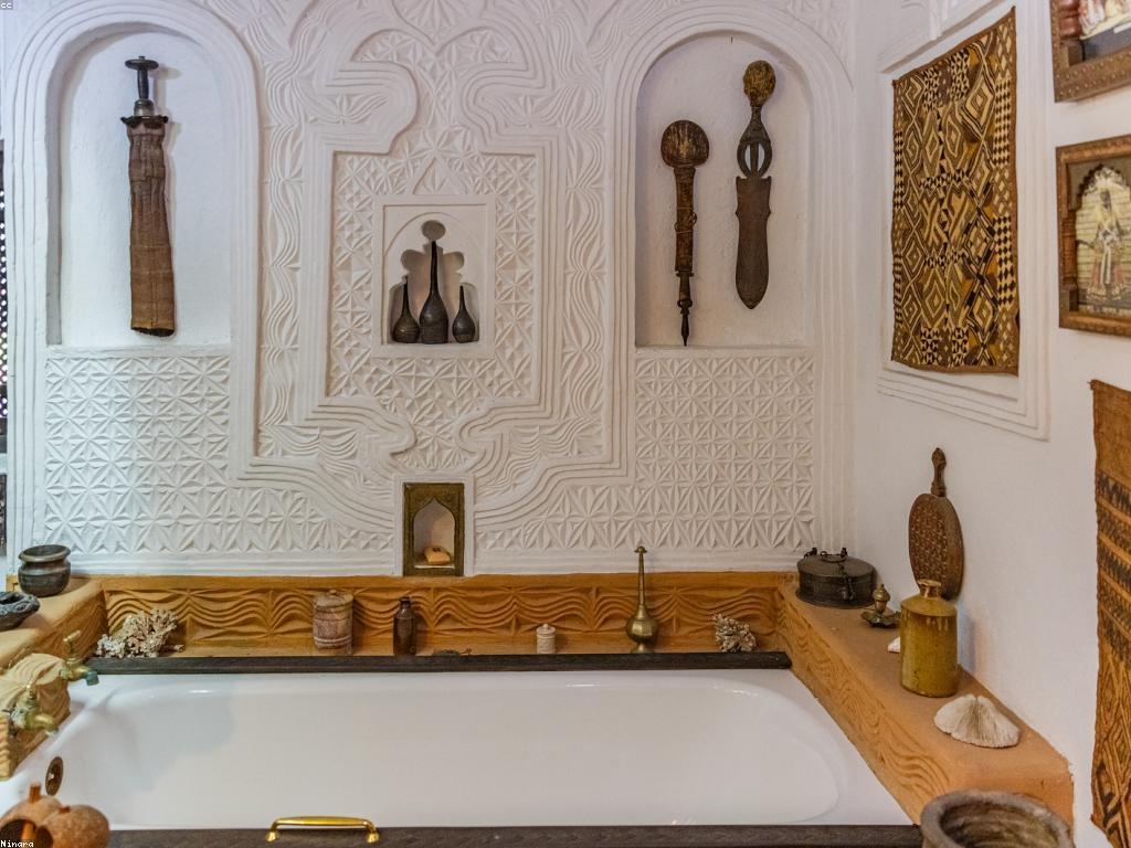 ស្លុតសម័យ: ការបំភ្លឺឱ្យឃើញអំពីប្រពៃណីនិងអត្ថន័យ