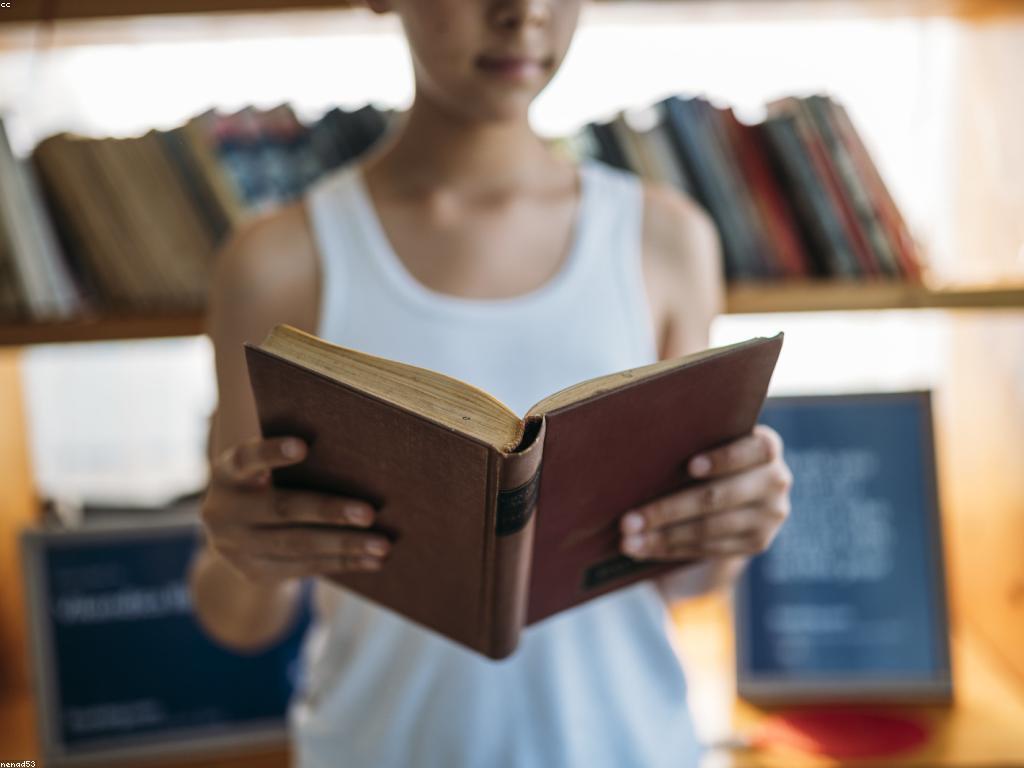 ដំណើរការពាក់ព័ន្ធនឹងស្លុតសម័យក្នុងជីវិតប្រចាំថ្ងៃ